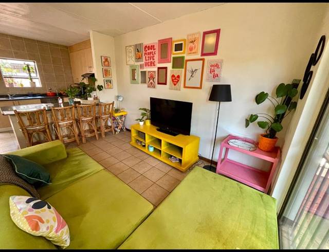 3 BEDROOM TOWNHOUSE FOR SALE IN SUGAR BUSH ESTATE